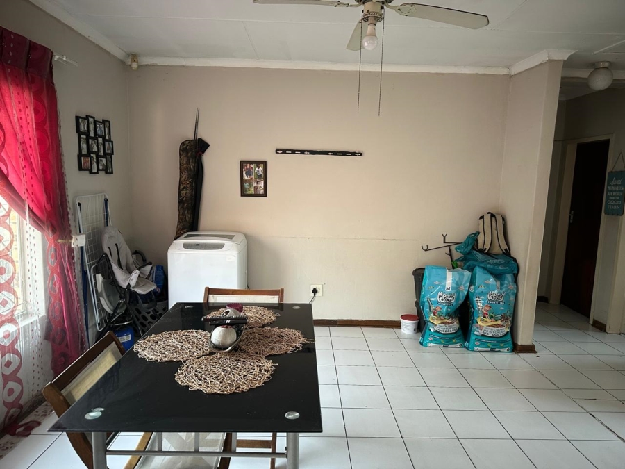 2 Bedroom Property for Sale in Oos Einde North West